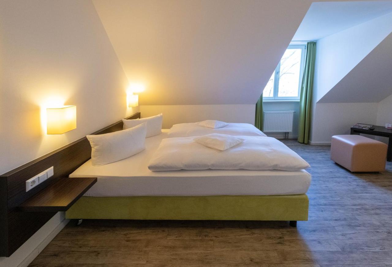 Am Grossen Waisenhaus