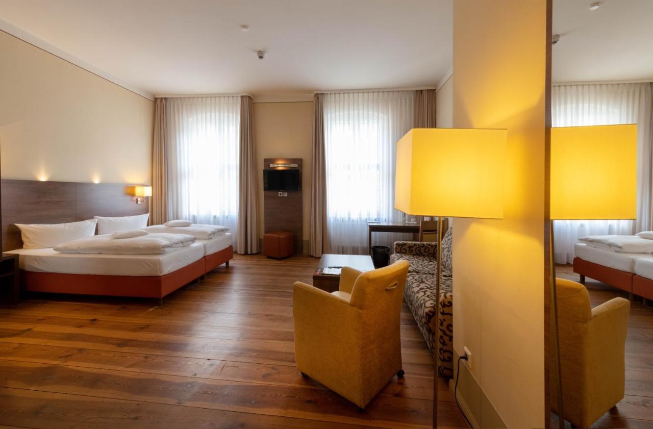 Am Grossen Waisenhaus 3*