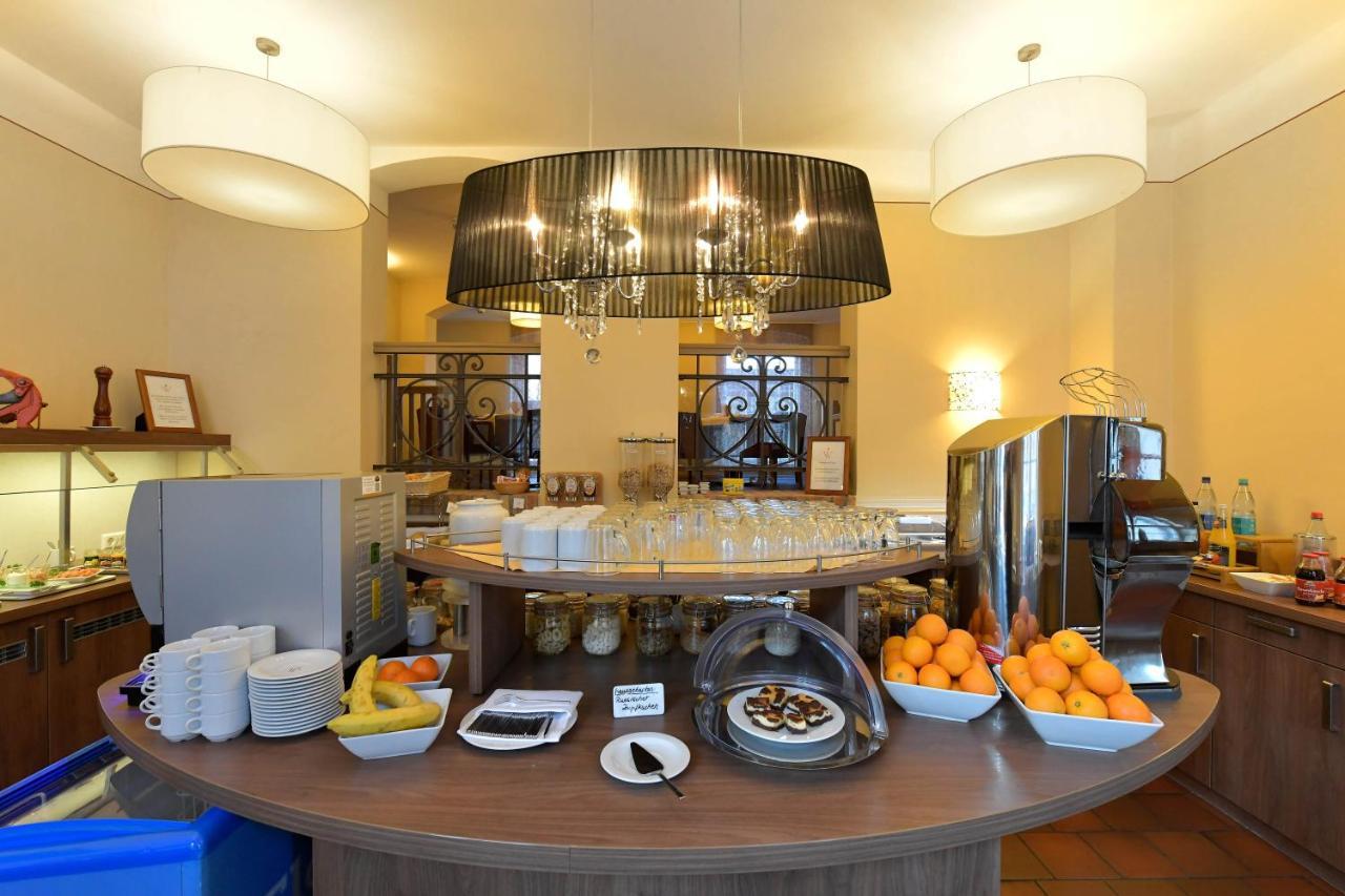 Am Grossen Waisenhaus 3*